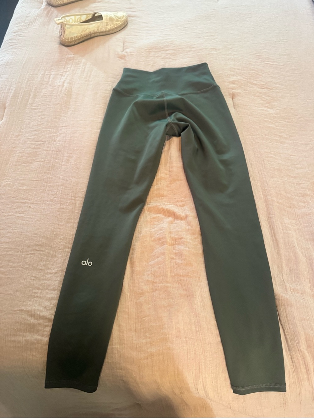 Alo Yoga High-Waist Airlift Leggings Black Size Small in Deep Evergreen